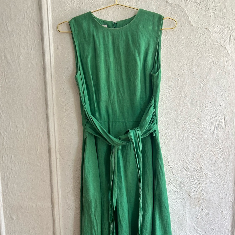 Elegant Green Sleeveless Dress